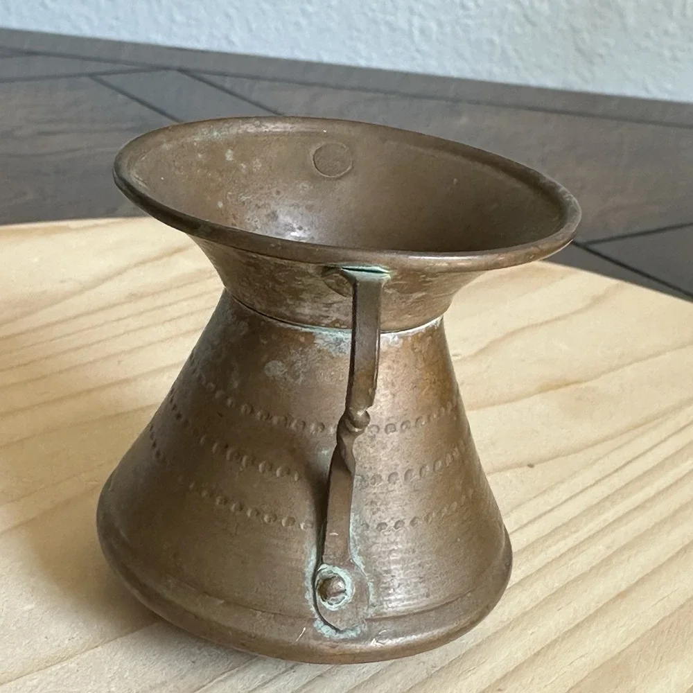 VTG Artisan Mini Hammered Copper Spittoon Vase 2.5 Inch‎ Double Braid Handles